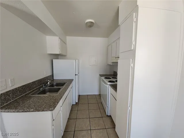 $900 | 2513 Cedar Avenue, Unit 3, Las Vegas, NV 89101