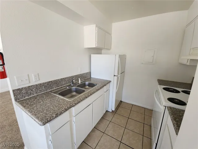 $900 | 2513 Cedar Avenue, Unit 3, Las Vegas, NV 89101