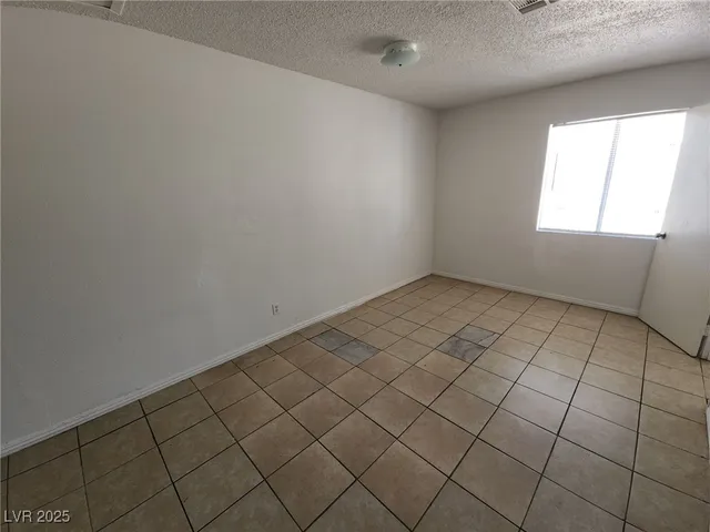 $900 | 2513 Cedar Avenue, Unit 3, Las Vegas, NV 89101