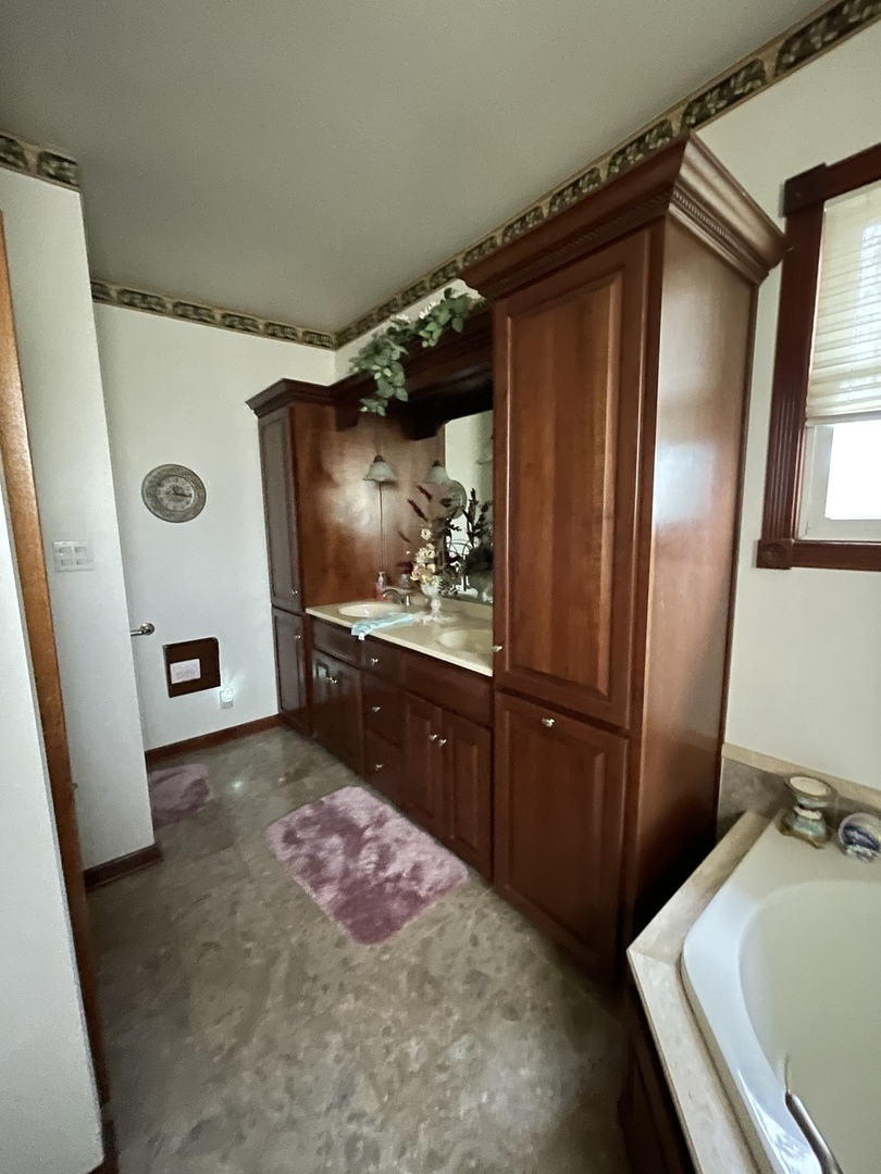 329 East Erie Street Spring Valley, IL 61362 - Photo 16 of 29