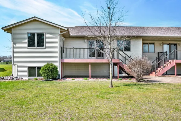 $215,000 | 109 East Lake Court, Unit B, Atlanta, IL 61723