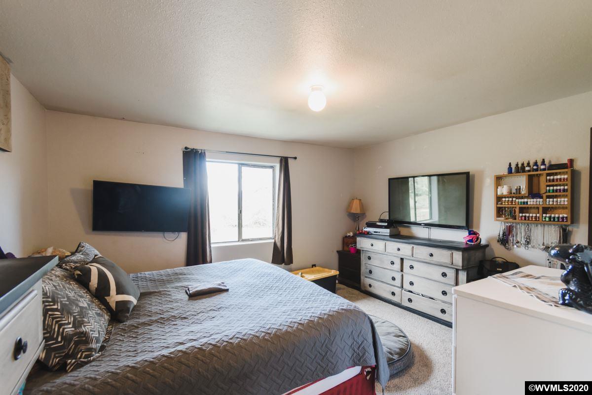 27650 Liberty Road Sweet Home, OR 97386 - Photo 17 of 42 Gallery Image 17