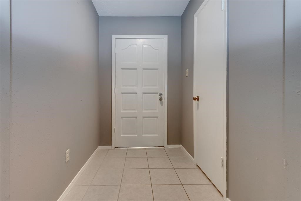 7659 Winkle Wood Lane Houston, TX 77086 - Photo 4 of 24 a view of an empty room