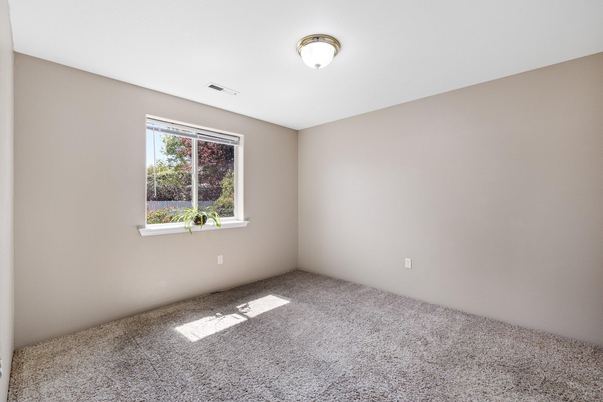 680 Andrea Way Eagle Point, OR 97524 - Photo 22 of 29 23-web-or-mls-_D9A2499