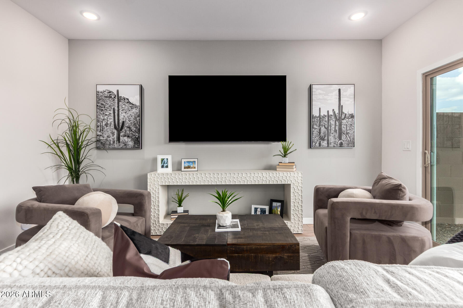 7576 West Darrow Street Laveen, AZ 85339 - Photo 2 of 44 living room