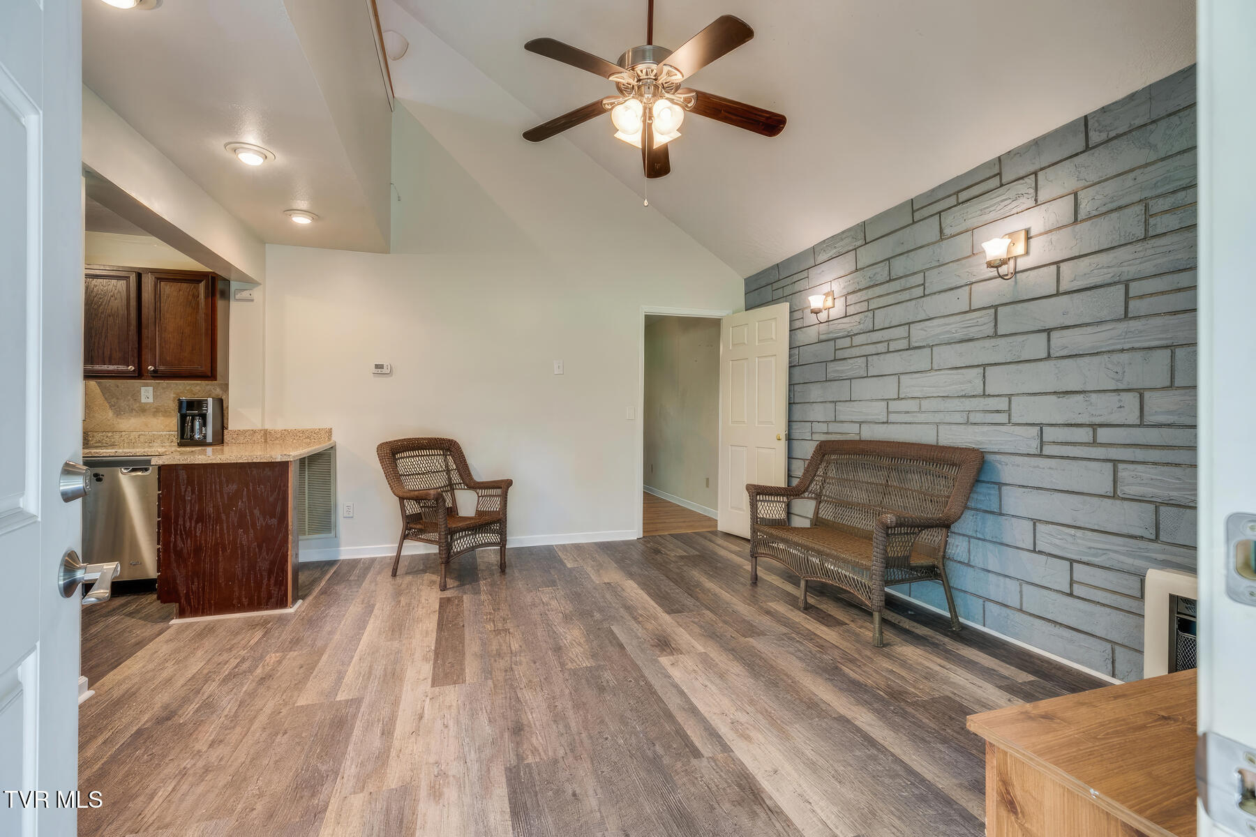 120 Rock Road Bristol, TN 37620 - Photo 29 of 38 102