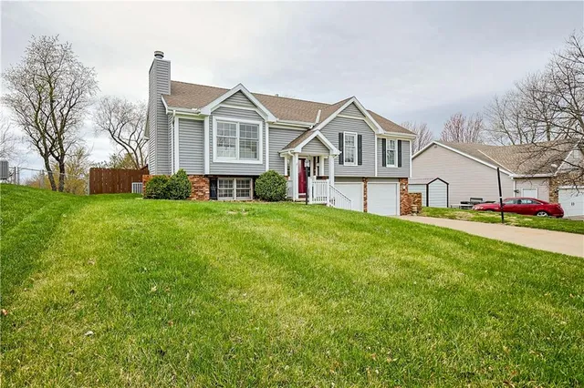 $325,000 | 3904 Remington Court, St. Joseph, MO 64506