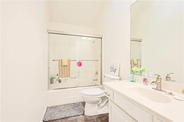 $325,000 | 3904 Remington Court, St. Joseph, MO 64506