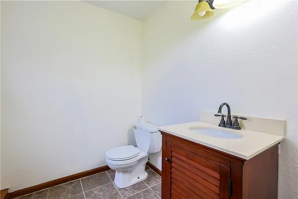 $325,000 | 3904 Remington Court, St. Joseph, MO 64506