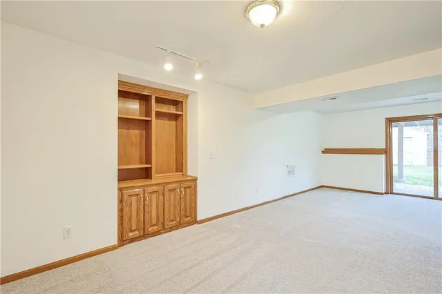 $325,000 | 3904 Remington Court, St. Joseph, MO 64506