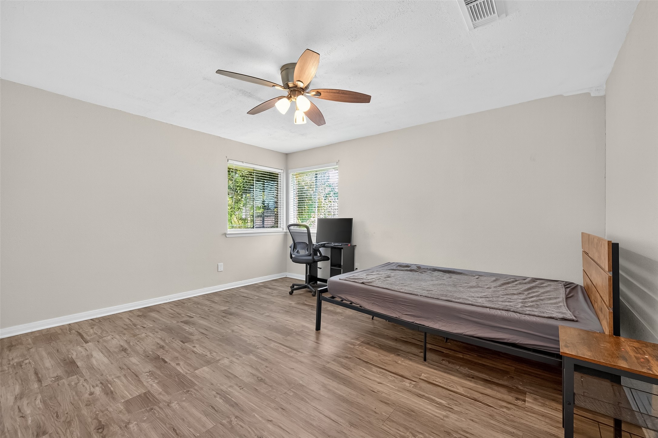 701 St Lawrence River Road Montgomery, TX 77316 - Photo 23 of 35 Upstairs bedroom 1