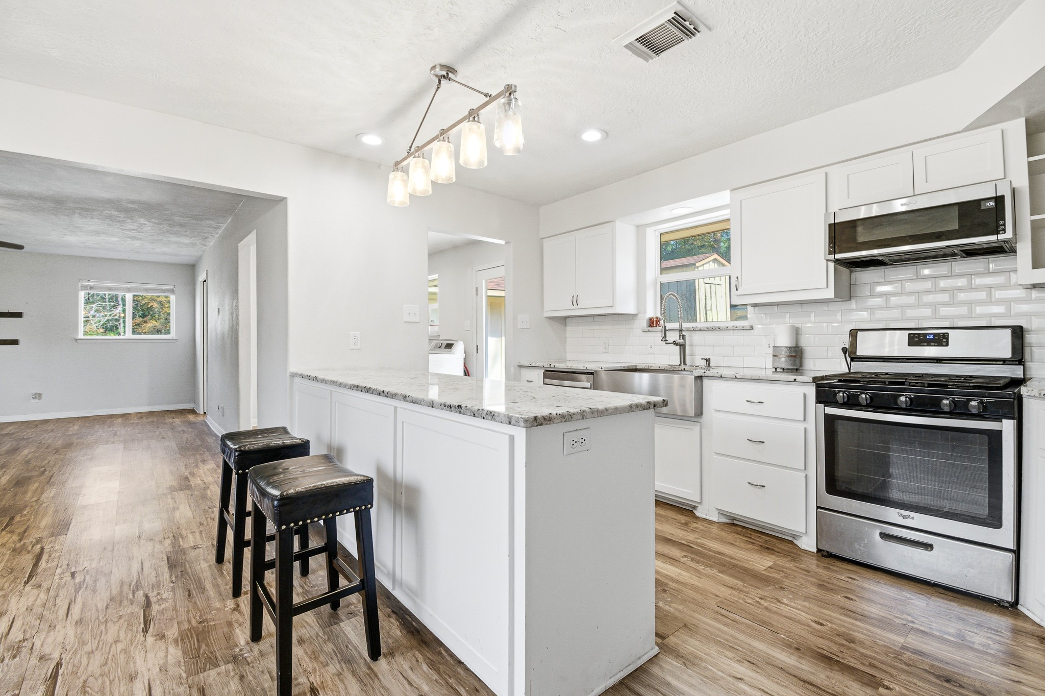 701 St Lawrence River Road Montgomery, TX 77316 - Photo 8 of 35 Beautifully updated kitchen