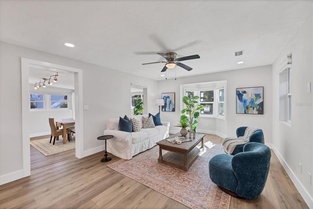 4737 Del Rio Way South Gulfport, FL 33711 - Photo 7 of 55 a living room with furniture