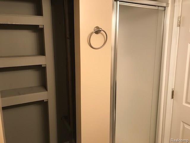 14950 Reeck Road Southgate, MI 48195 - Photo 22 of 29 basebath2.jpg