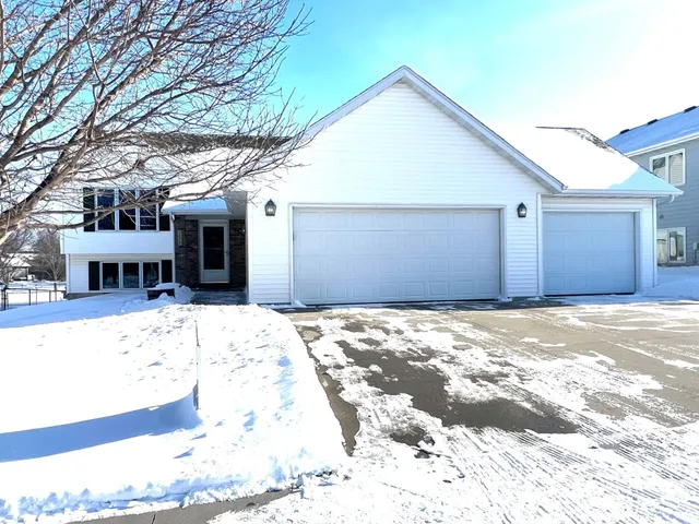 $419,900 | 3608 Ironwood Court Southwest, Rochester, MN 55902