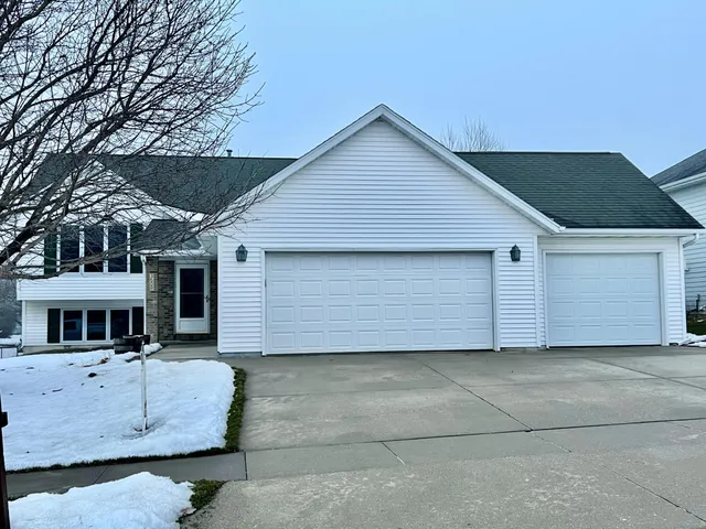 $419,900 | 3608 Ironwood Court Southwest, Rochester, MN 55902