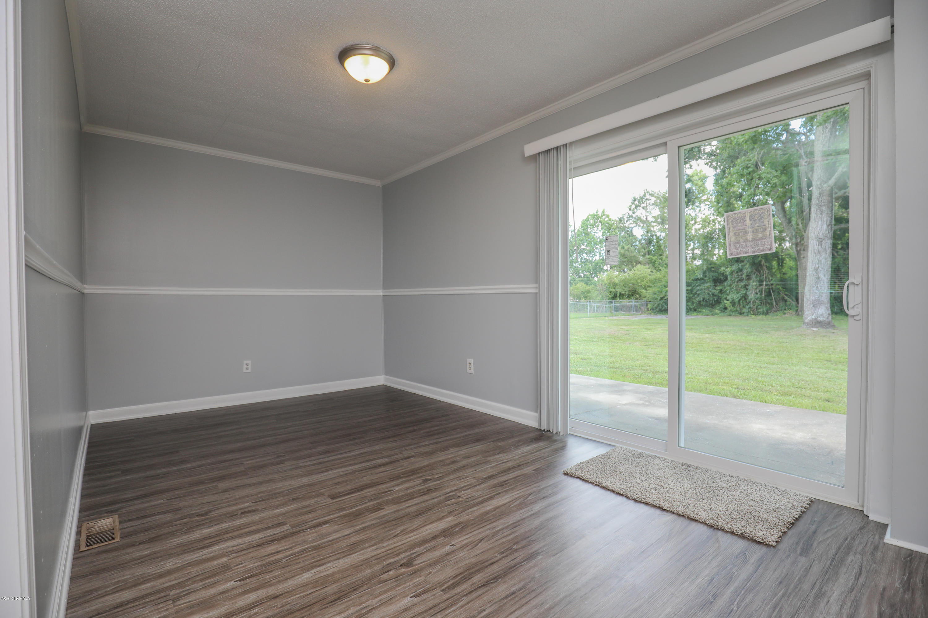 8 Victoria Road Jacksonville, NC 28546 - Photo 6 of 28 untitled-5232