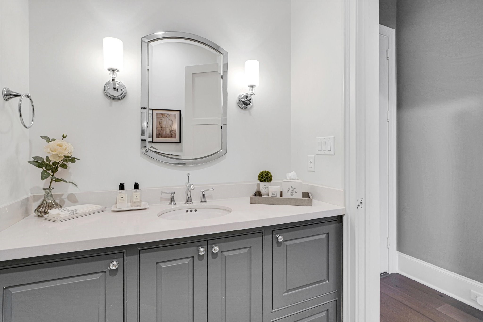 42 Pronghorn Place Spring, TX 77389 - Photo 13 of 47 a bathroom with a double vanity sink and a mirror