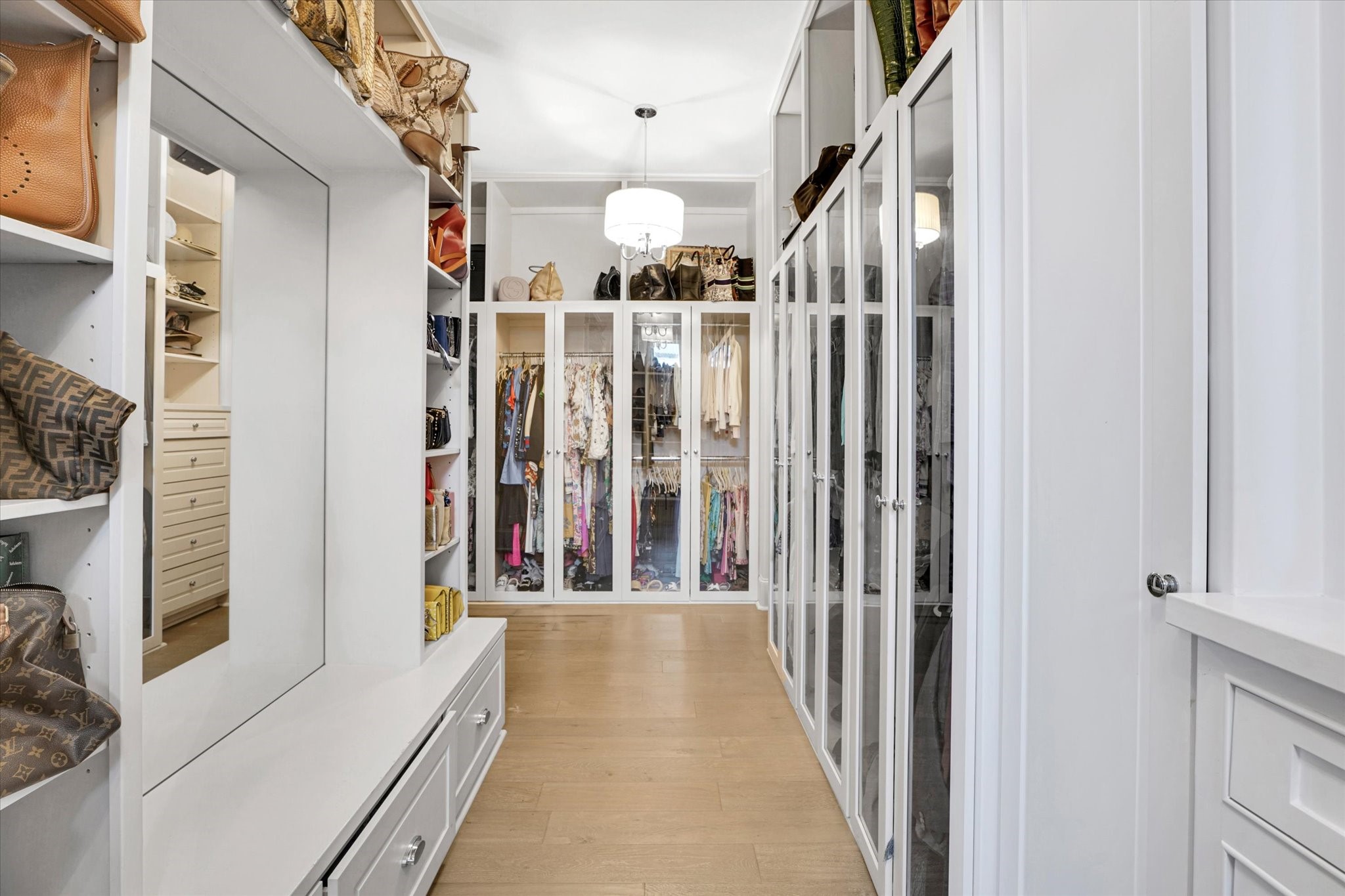 42 Pronghorn Place Spring, TX 77389 - Photo 27 of 47 a view of a hallway with windows