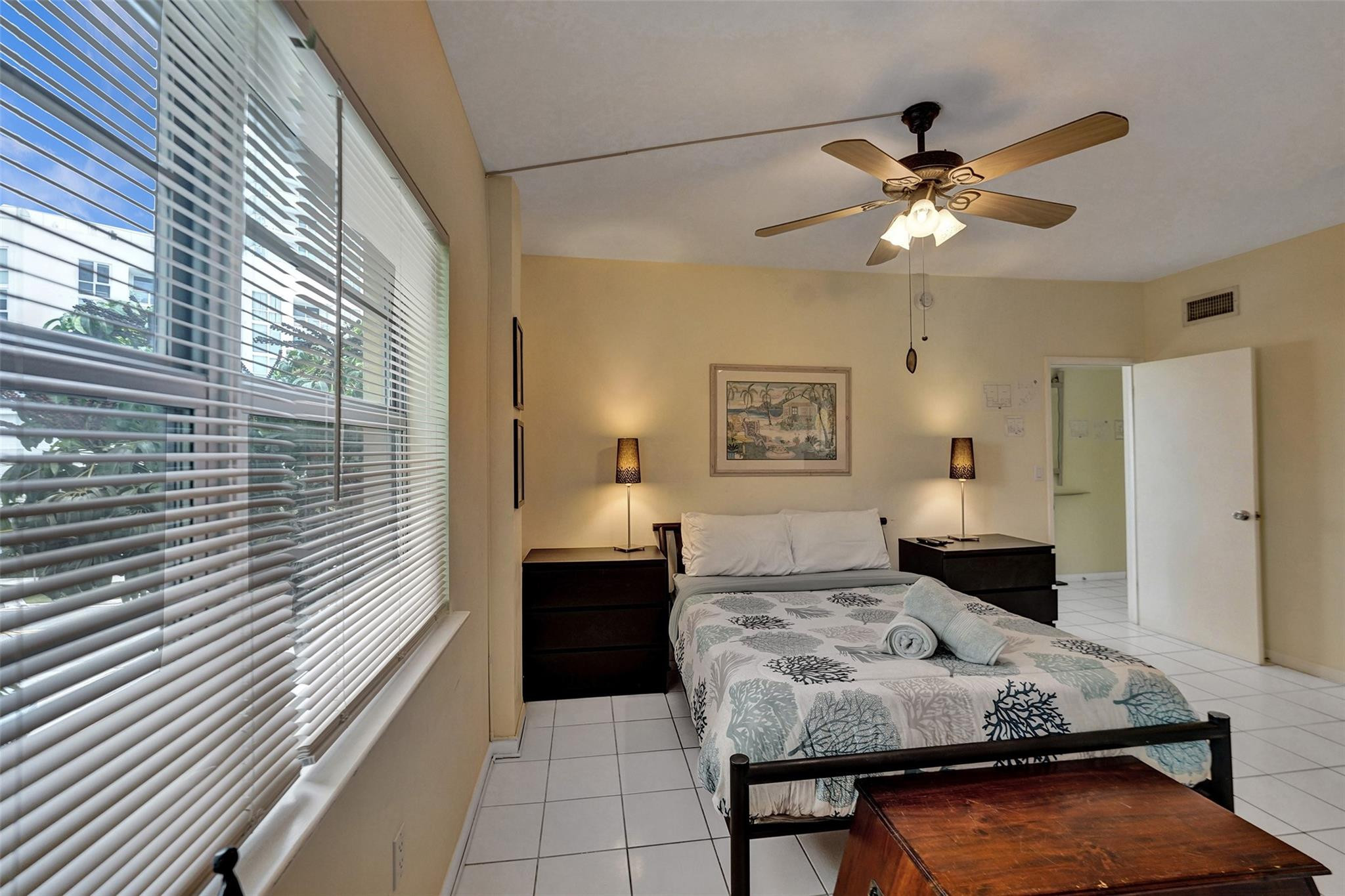 341 North Birch Road, Unit 316 Fort Lauderdale, FL 33304 - Photo 11 of 37 Photo 11