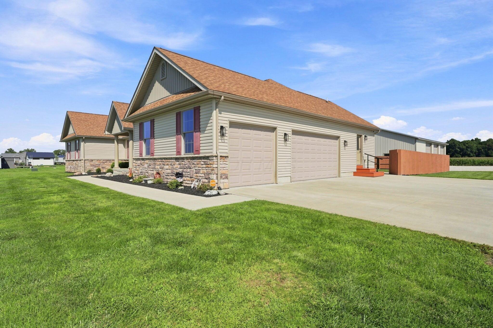 6548 Basil Western Road Northwest Carroll, OH 43112 - Photo 5 of 107 3-Car Side Load garage