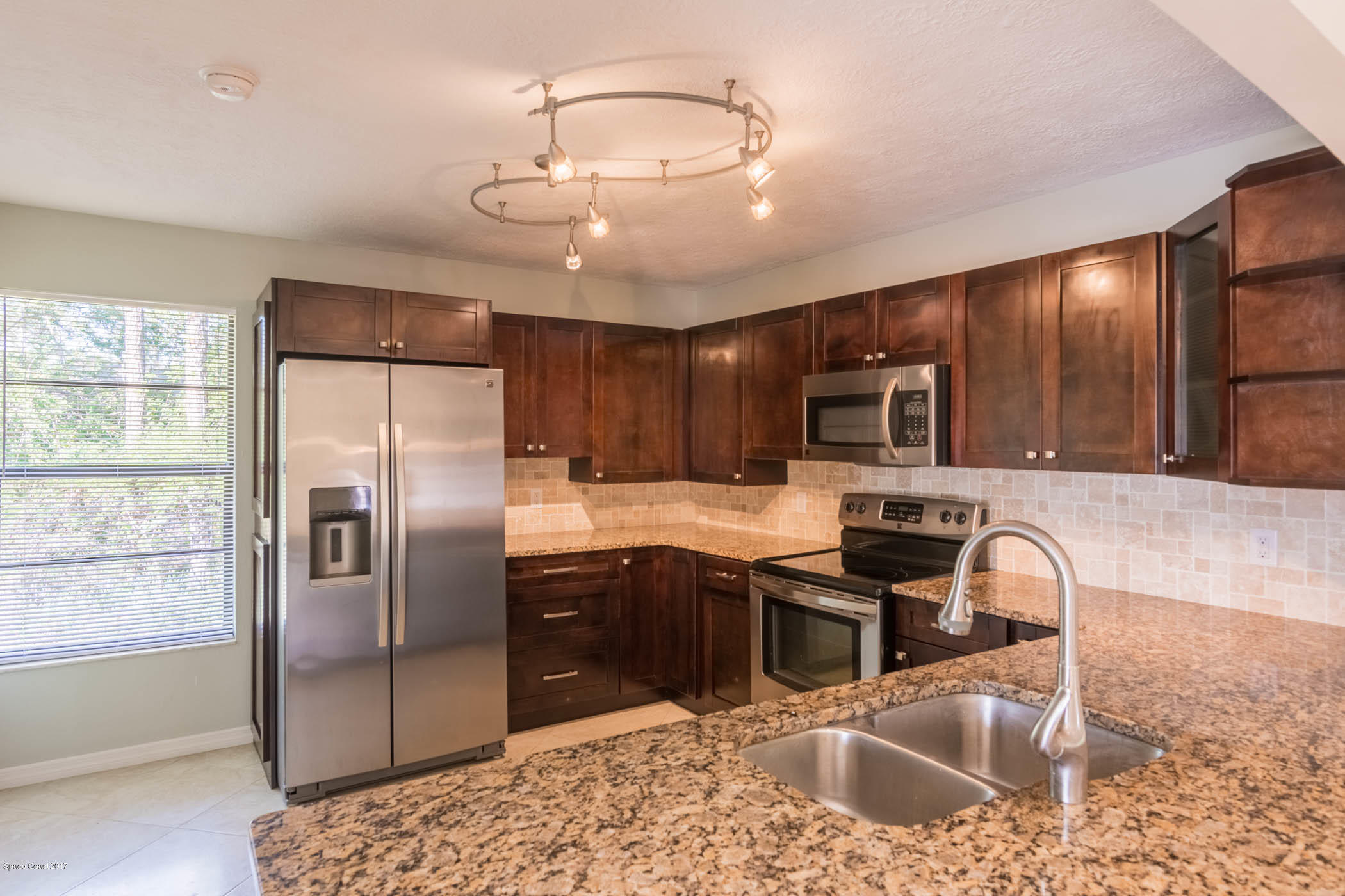 262 Abalone Road Northwest Palm Bay, FL 32907 - Photo 9 of 21 09_DSC6033-HDR
