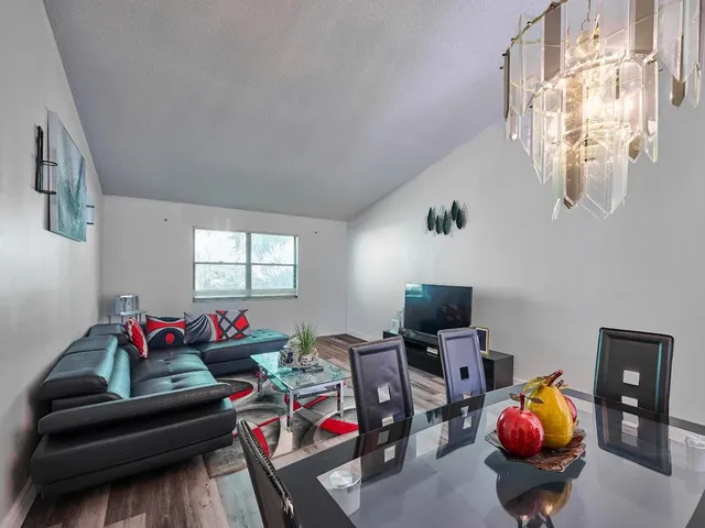 $302,000 | 498 Iron Forge Court, Royal Palm Beach, FL 33411