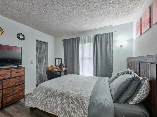 $302,000 | 498 Iron Forge Court, Royal Palm Beach, FL 33411