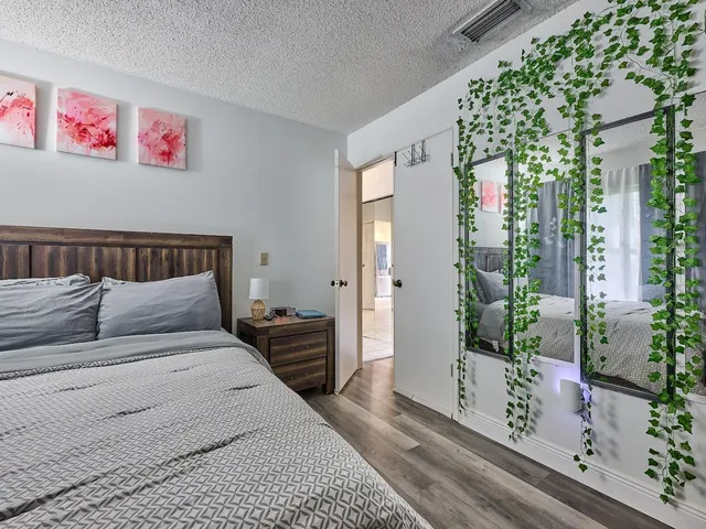 $302,000 | 498 Iron Forge Court, Royal Palm Beach, FL 33411