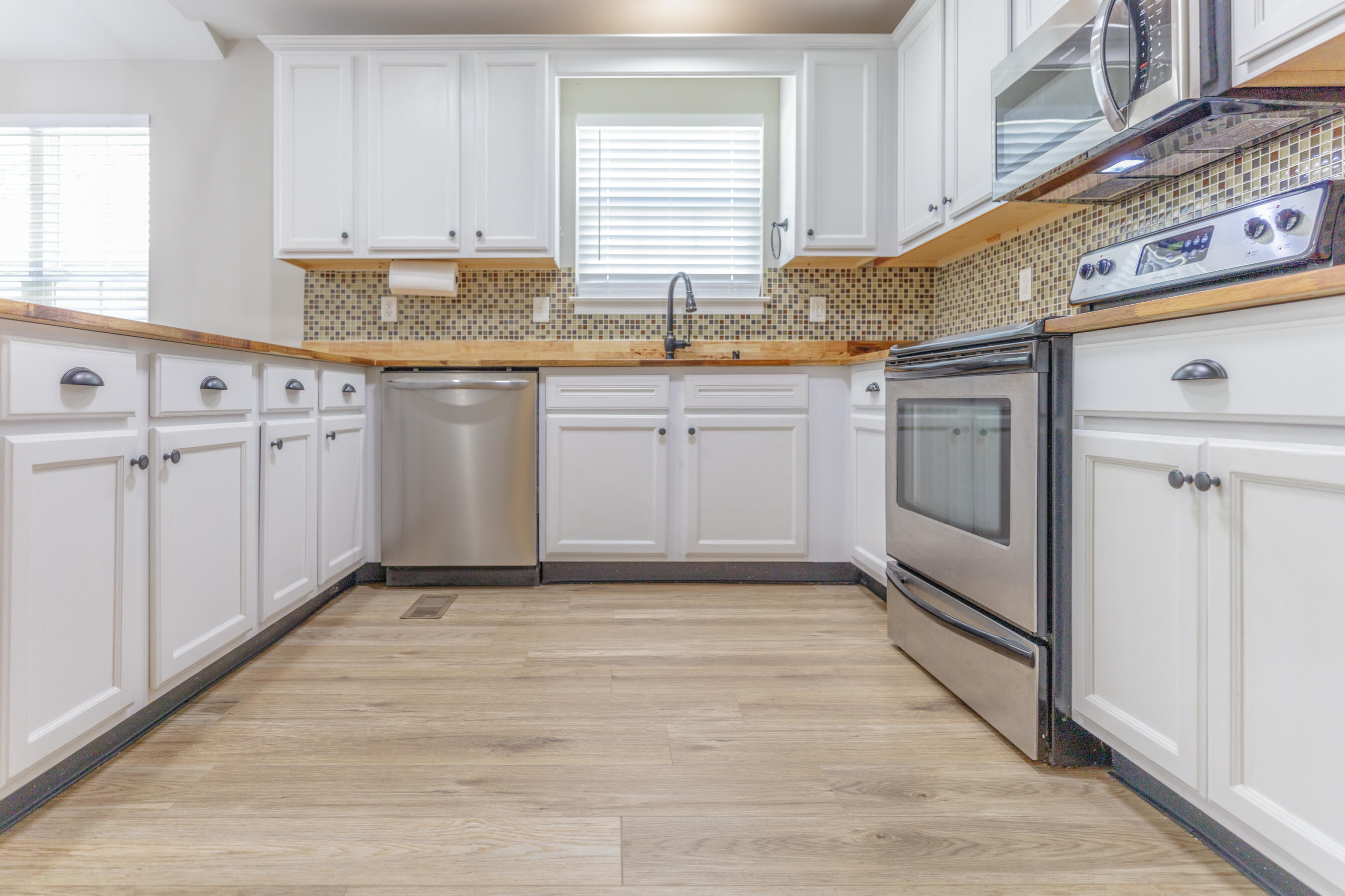 3784 Kellys Ferry Road Chattanooga, TN 37419 - Photo 10 of 51 3785 Kelly Ferry HD-46