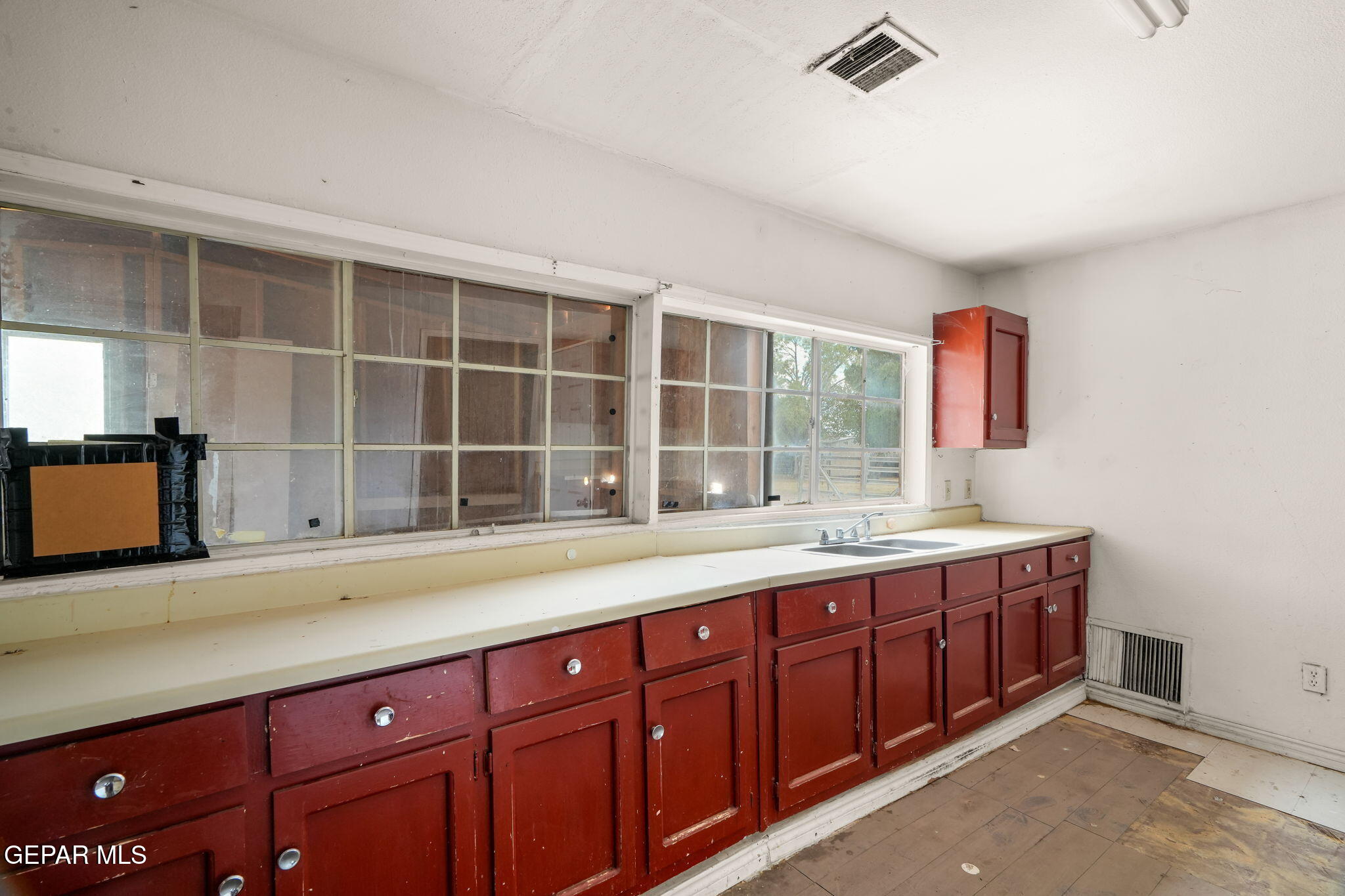 7798 Rosedale Street El Paso, TX 79915 - Photo 68 of 93 7798 Rosedale St-23