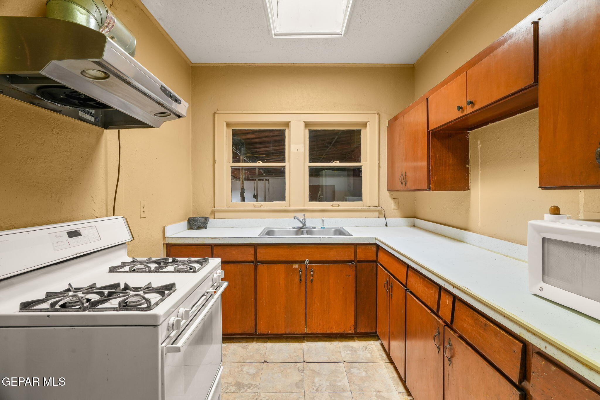 7798 Rosedale Street El Paso, TX 79915 - Photo 10 of 93 7798 Rosedale St-09