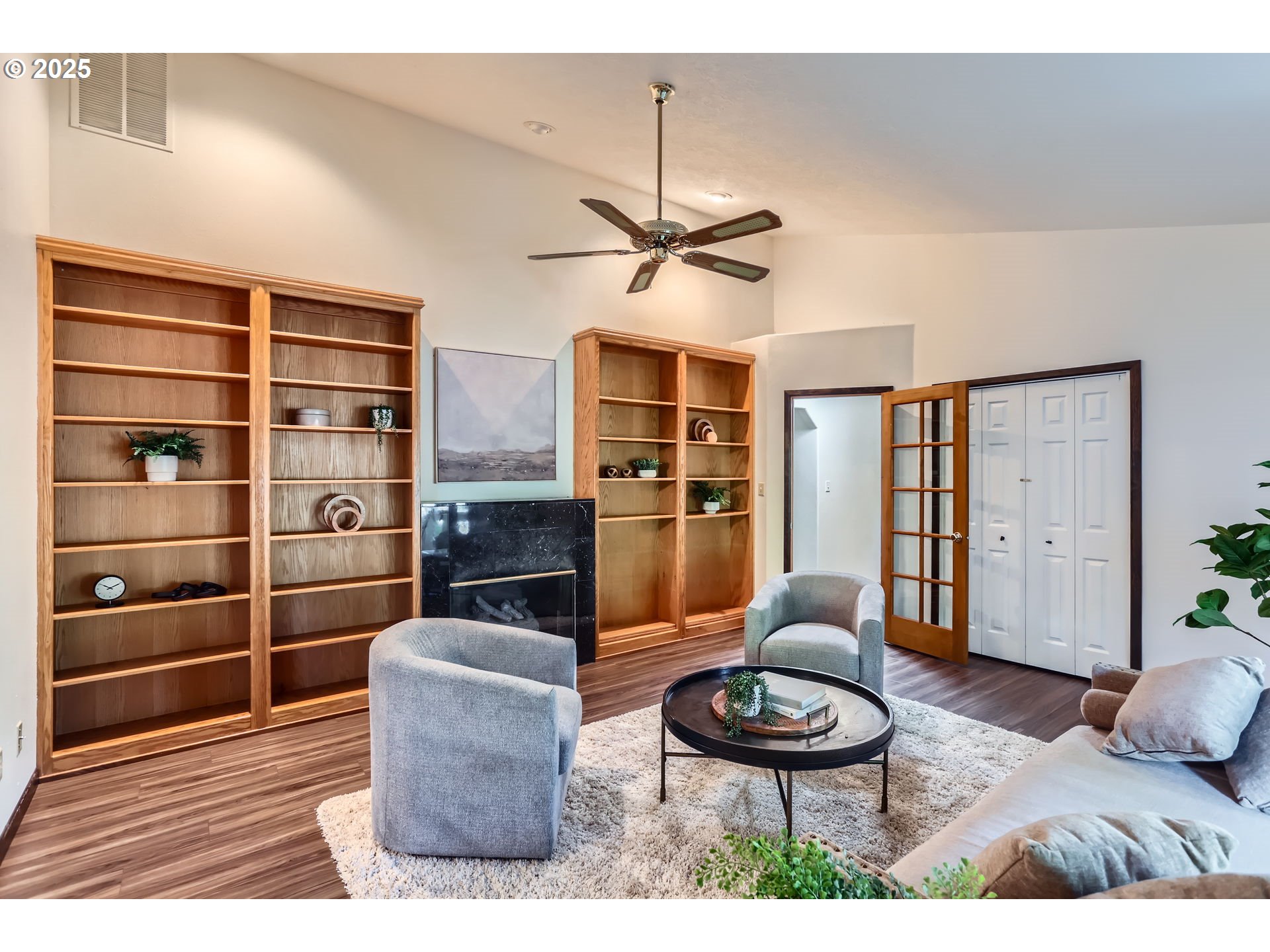 23535 Southwest Newland Road Wilsonville, OR 97070 - Photo 6 of 39 Gallery Image 6