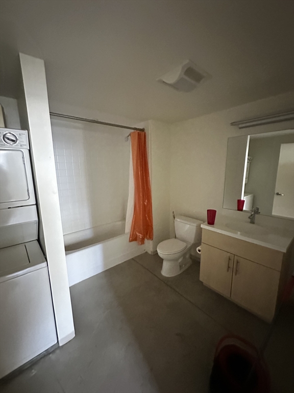 88 Gerrish Avenue, Unit 207 Chelsea, MA 02150 - Photo 10 of 10 a bathroom with a sink and a mirror