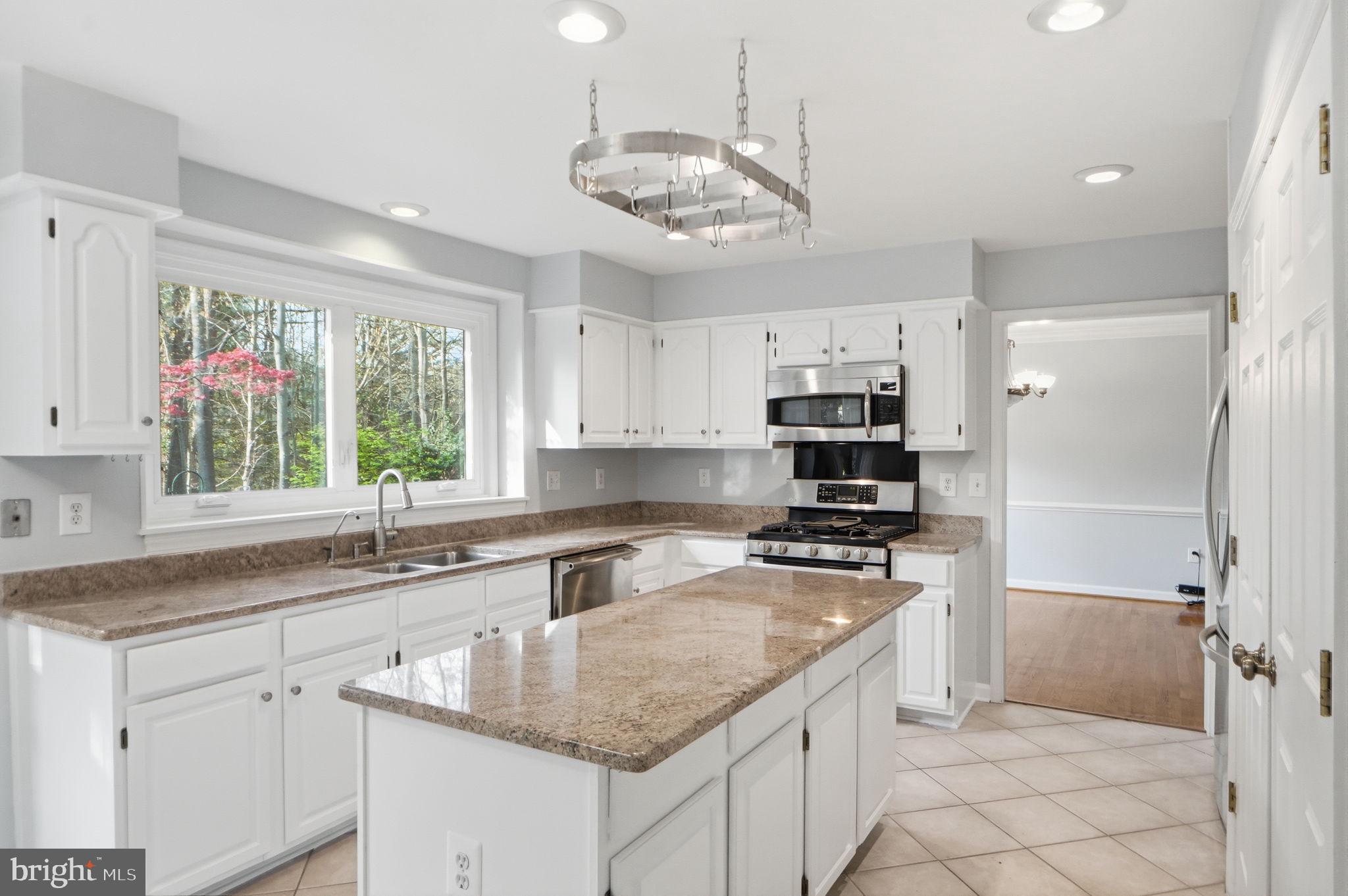 7504 Mullingar Court Springfield, VA 22153 - Photo 13 of 60 Stainless Steel Appliances and Granite