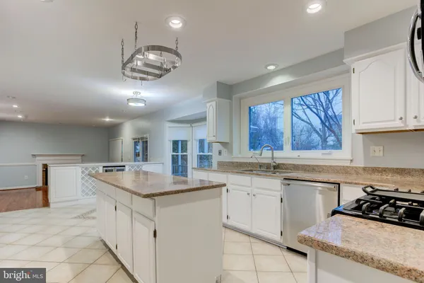 $949,900 | 7504 Mullingar Court, Springfield, VA 22153