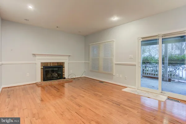 $949,900 | 7504 Mullingar Court, Springfield, VA 22153