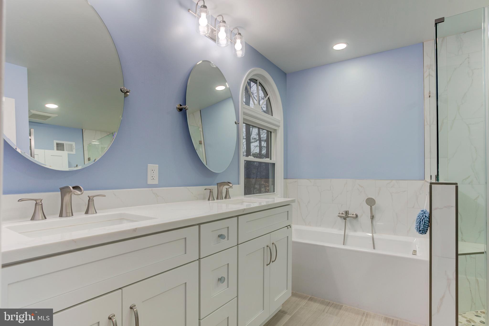 7504 Mullingar Court Springfield, VA 22153 - Photo 27 of 43 Primary Bath with Soaking Tub