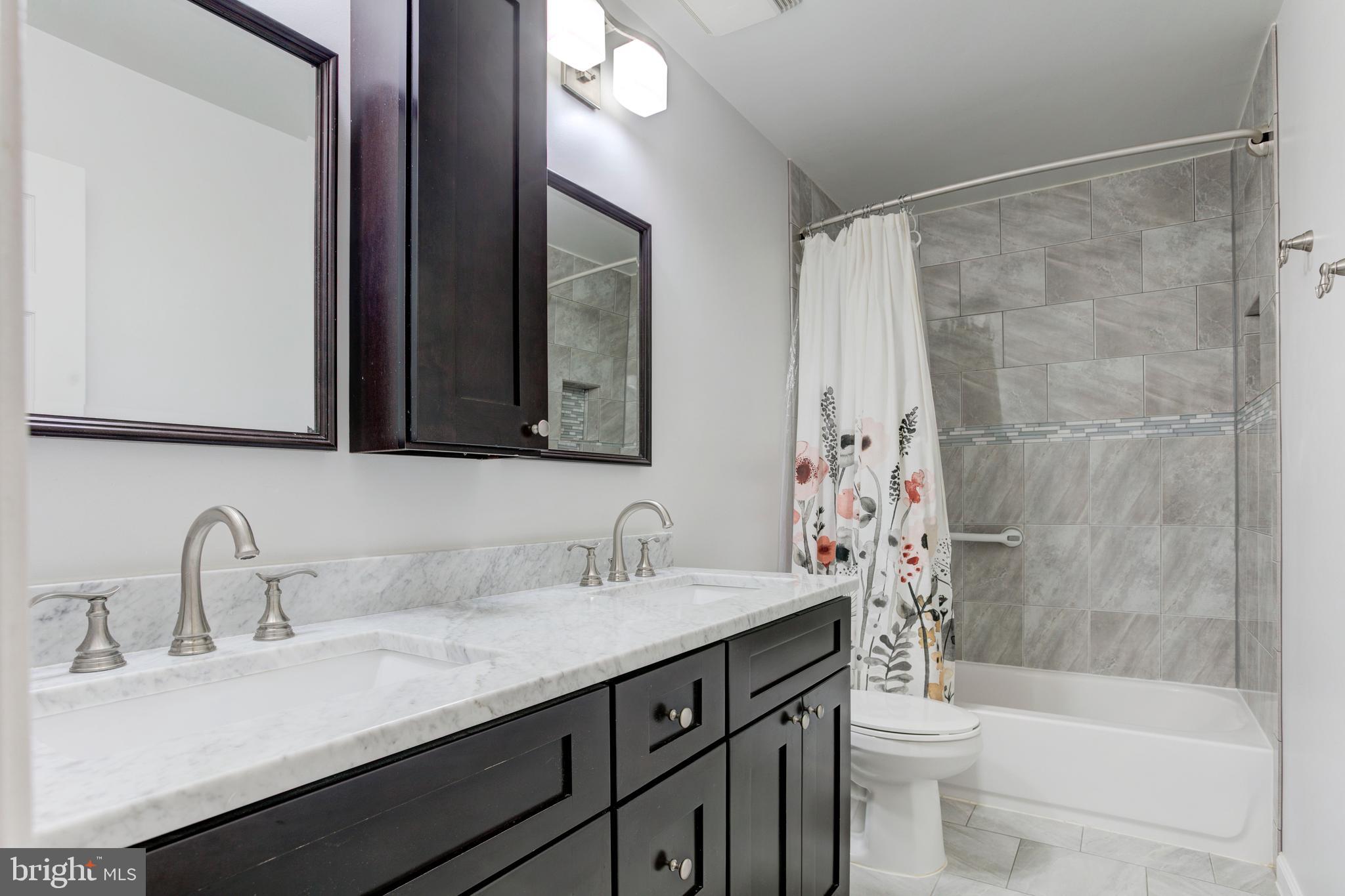 7504 Mullingar Court Springfield, VA 22153 - Photo 35 of 43 Hall Bath