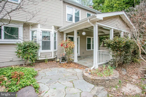 $949,900 | 7504 Mullingar Court, Springfield, VA 22153