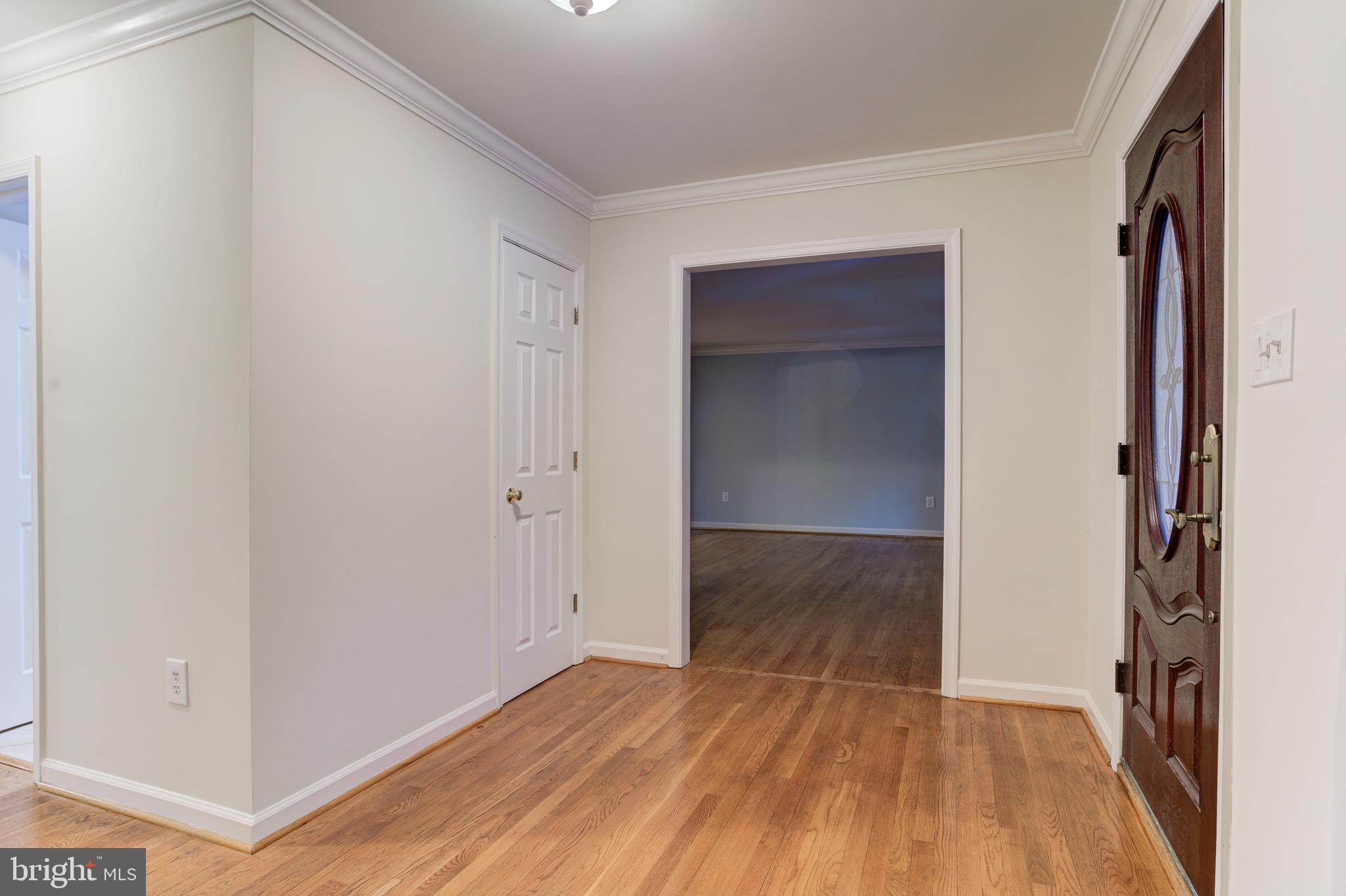 7504 Mullingar Court Springfield, VA 22153 - Photo 7 of 43 Entry