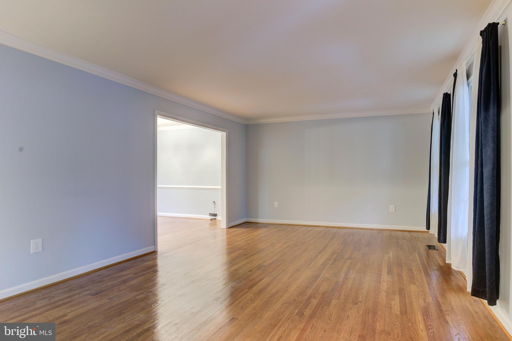 7504 Mullingar Court Springfield, VA 22153 - Photo 9 of 43 Living Room