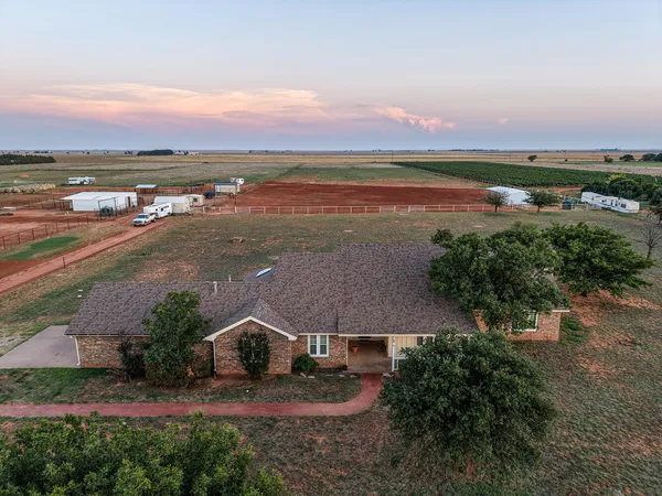 $590,000 | 10025 Woodrow Road, Ropesville, TX 79358