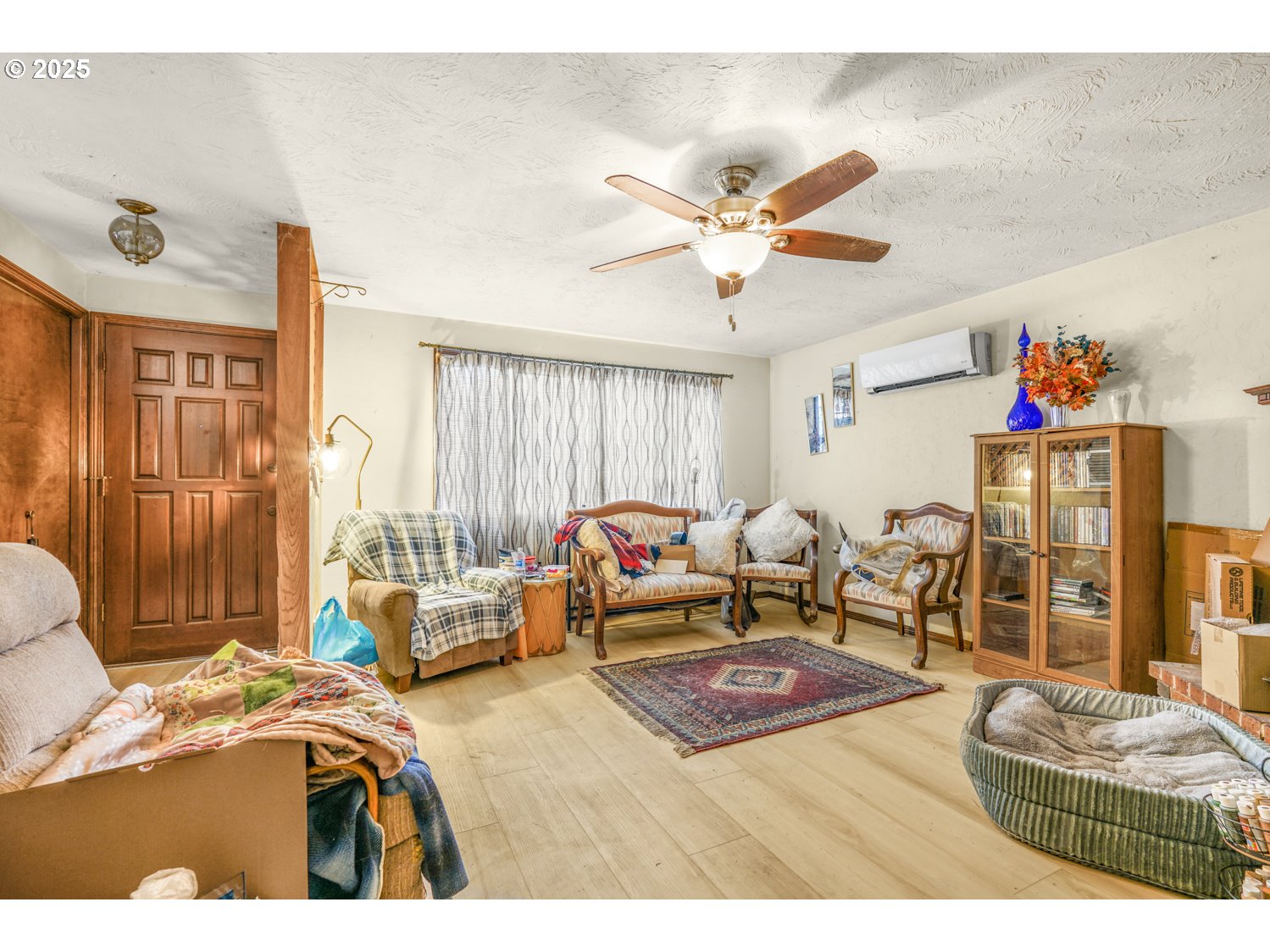 219 17th Street Springfield, OR 97477 - Photo 2 of 10