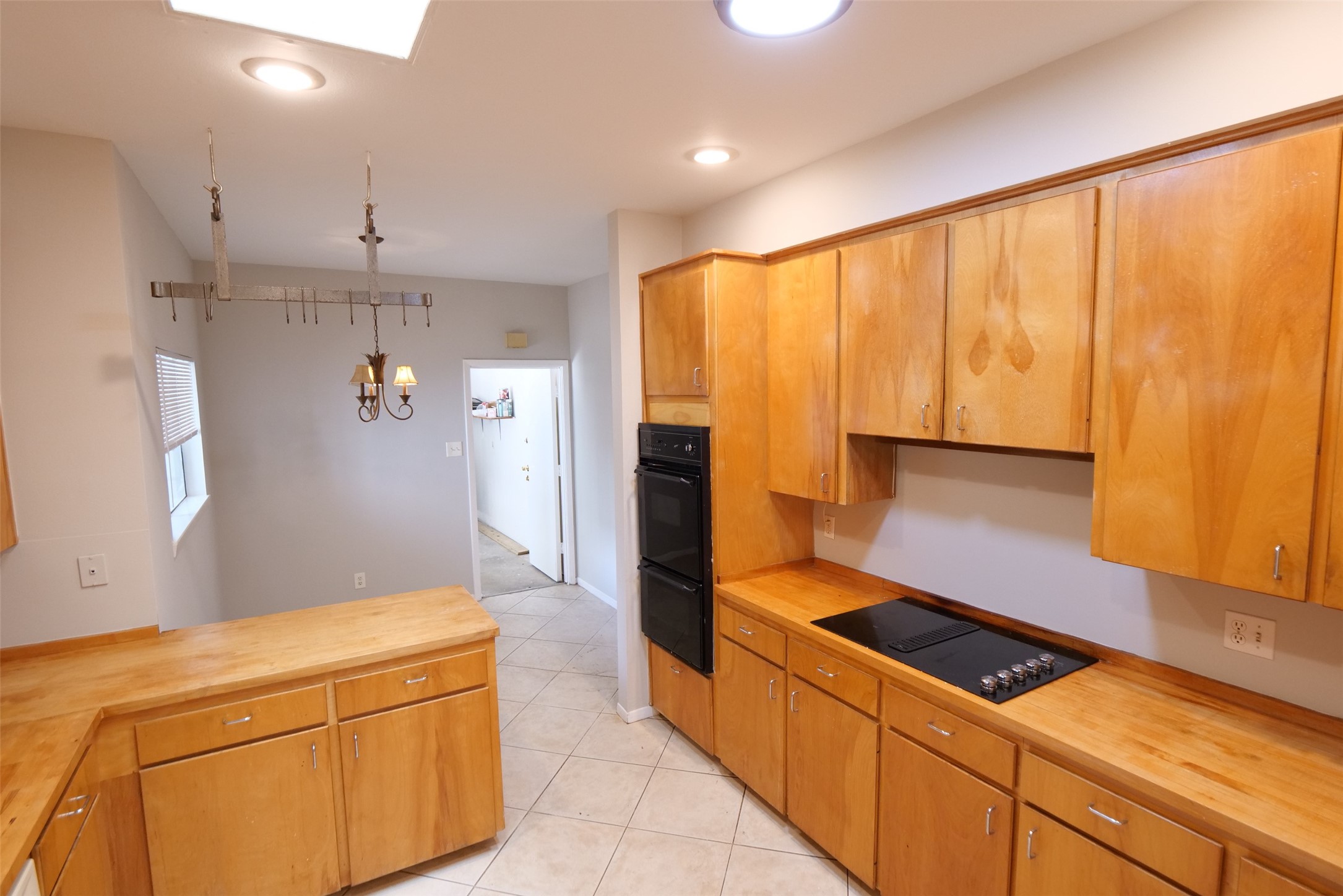 9526 Val Verde Street Houston, TX 77063 - Photo 14 of 36