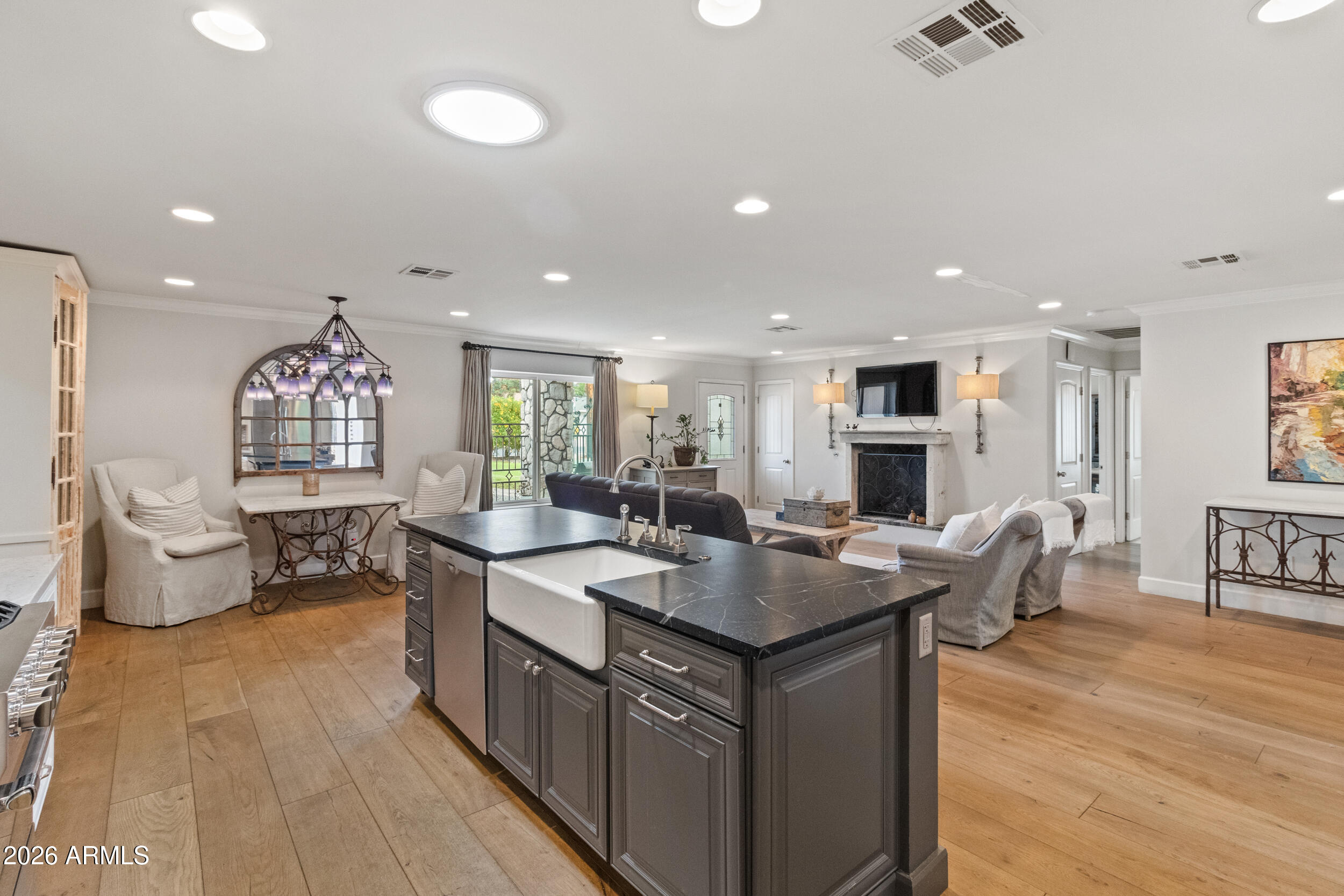4025 East Osborn Road Phoenix, AZ 85018 - Photo 14 of 44 Kitchen