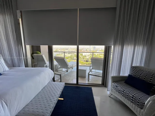 a en suite bathroom with a sink and a mirror