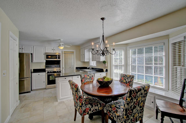 809 South Channel Court Charleston, SC 29412 - Photo 3 of 32 809 S Channel (19)0019