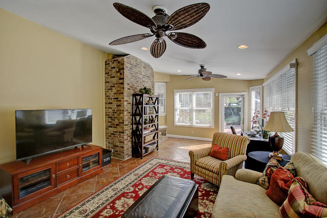 809 South Channel Court Charleston, SC 29412 - Photo 4 of 32 809 S Channel (34)0034