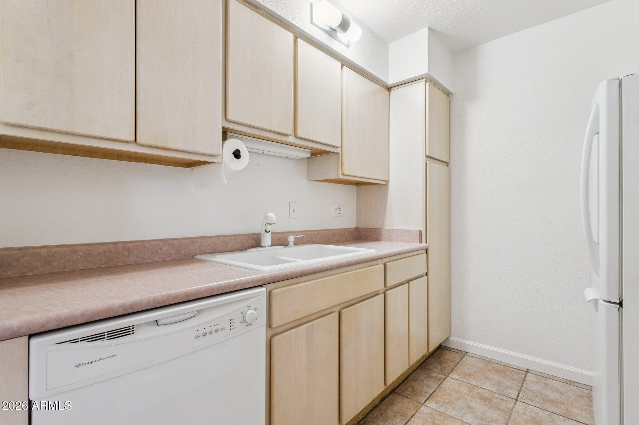 7625 East Camelback Road, Unit A144 Scottsdale, AZ 85251 - Photo 8 of 24 8-web-or-mls-7625-e-camelback-rd-144a